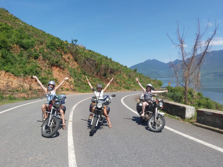 Motorbike Guided tour Hue to Hoi An through Hai Van Pass